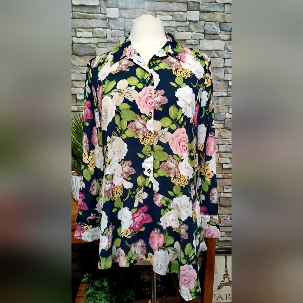 CATO Large Long Sleeved Floral Blouse Asymmetrical Hem
